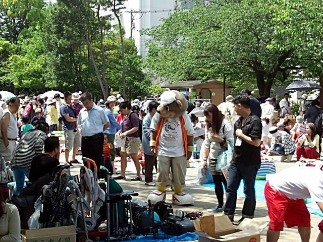 掘り出し物を見つけよう！新田6号公園でフリマ開催！